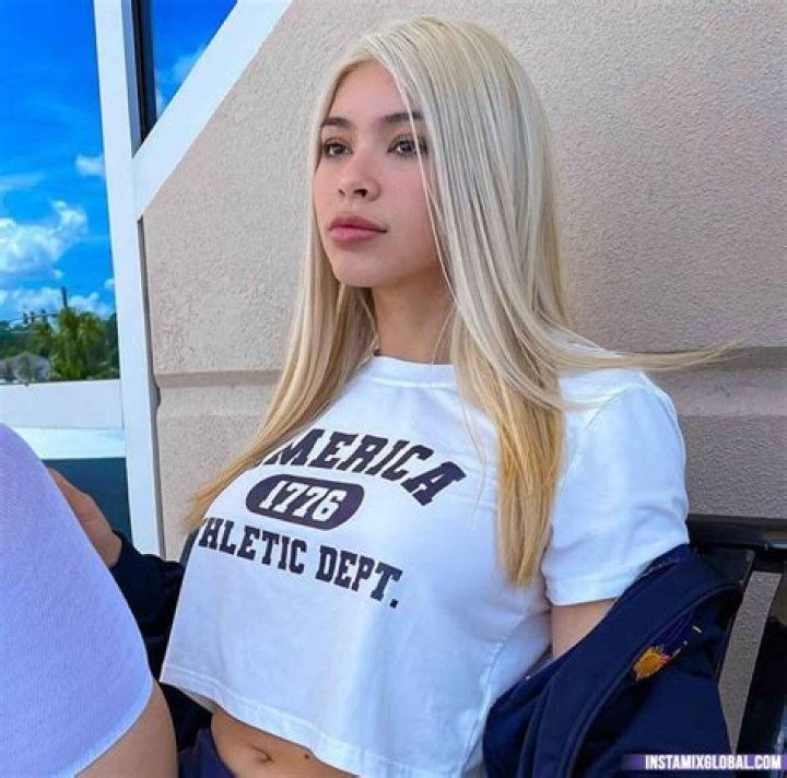 Aishah Sofey Biography: Unpacking the Journey of a Modern Influencer