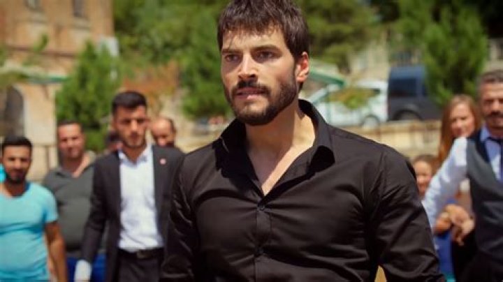 Akın Akınözü: A Star's Rise in Turkish Drama