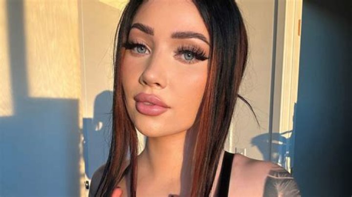 Discover Willow Harper: The Social Media Star Captivating Millions Today