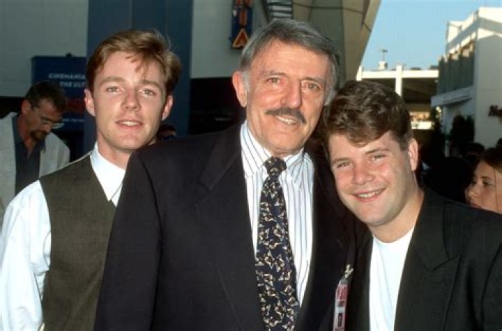 Exploring Sean Astin's Weight: The Public and Personal Side of a Beloved Actor's Physical Evolution